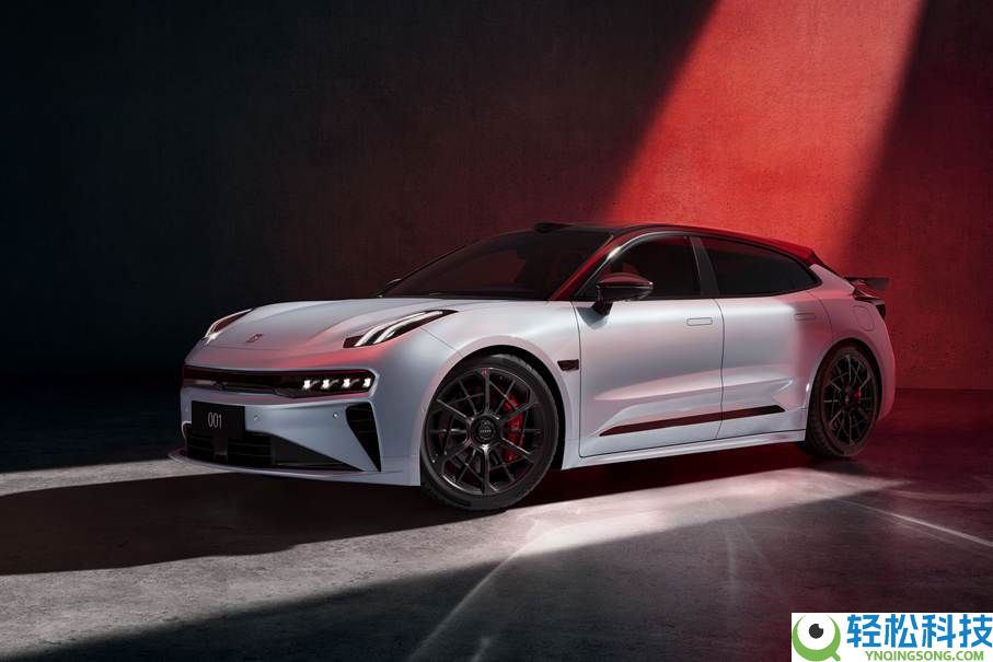 极氪双车齐发：焕新7系携900V高压架构退场,001五周年岁念版限量献礼