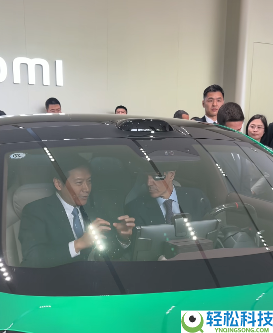 西班牙辅弼桑切斯访华观赏小米科技园 雷军亲身接待 现场体验YU7