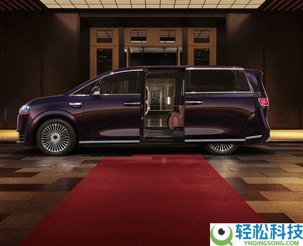 首发智能交互式侧门光毯 刘亦菲体验鸿蒙智行智界V9：挥手能关门