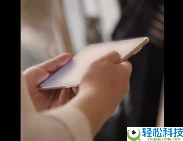 余承东泄漏华为Pura X Max新机被偷拍,自己允悲转发：这啥时辰拍的