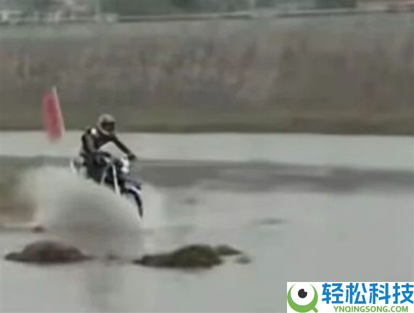 张雪要再骑摩托飞跃长江：此次必然成功 网友：好好造车别冒险