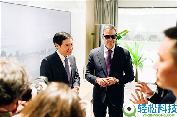 阿联酋阿布扎比王储会面小米雷军 雷军晒现场会晤照片