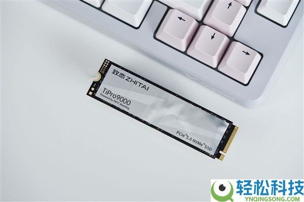 速度迫近PCIe 5.0上限,长江存储致态TiPro9000 2TB图赏
