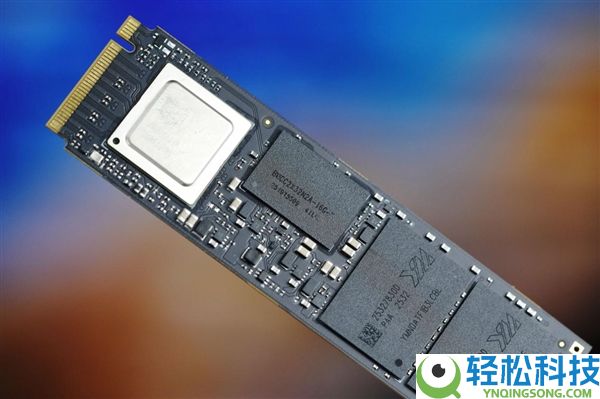 速度迫近PCIe 5.0上限,长江存储致态TiPro9000 2TB图赏