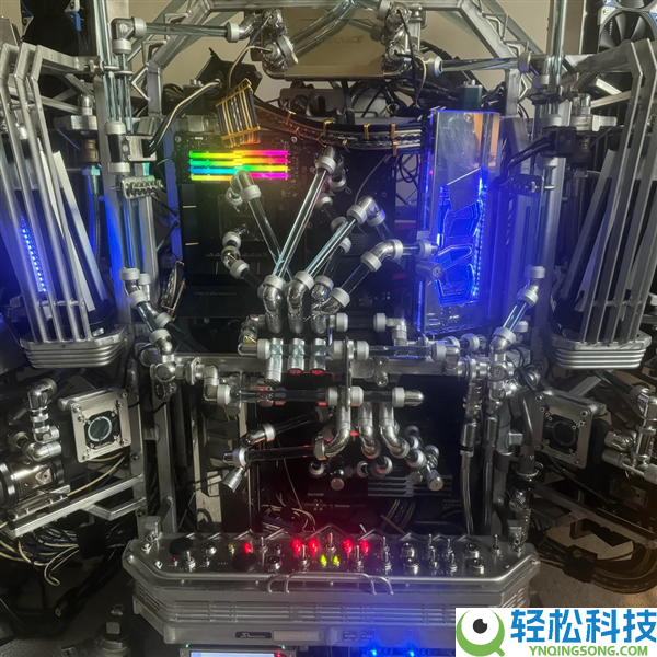 玩家耗时4年造出水冷巨兽主机,六翼天使电扇阵列帅炸:测漏竟然靠洗洁精