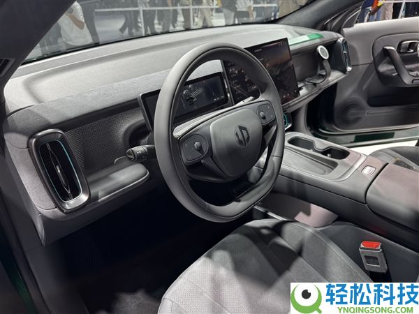 中欧结合底盘运动化调校 零跑Lafa5 Ultra上市:11.88万起