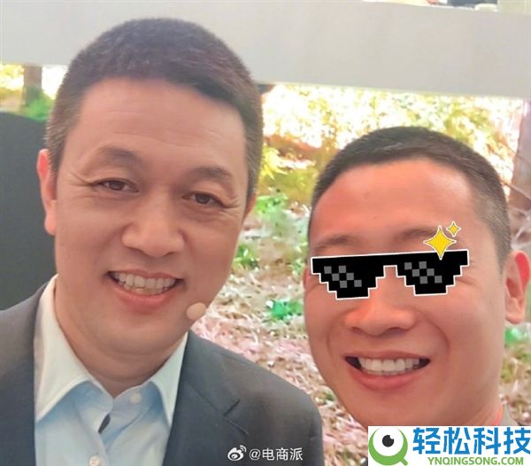 蔚来CEO李斌骑同享单车赶车展 陌头大方和路人合影