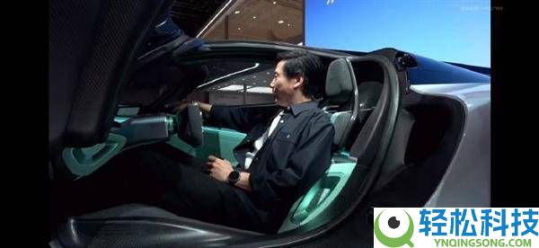 雷军体验小米超跑VGT上车遇“卡顿”:网友笑合身高181cm成最好证实