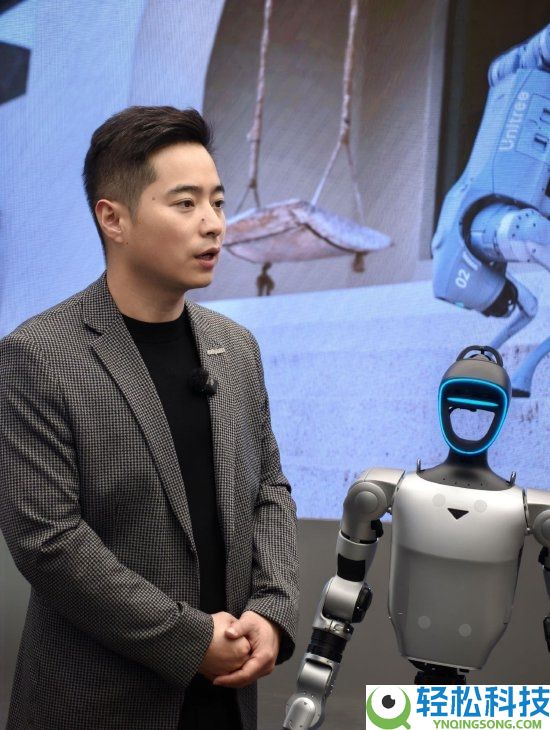 宇树科技首家直营店开业 人形机械人售价最高超10万 高管:目前没扣头 价钱亲民