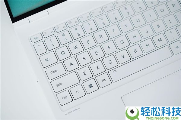 续航轻松超苹果MacBook,光荣MagicBook Pro 16 2026图赏