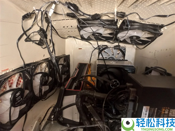 爷爷辈的表面 年青人的心:这台老古玩CRT显示器目前能打2K游戏了