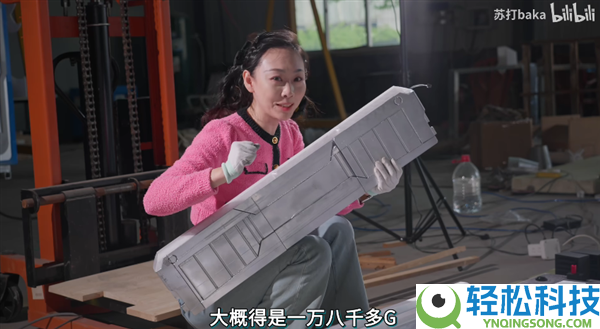 活人变手办,发热友蜜斯姐造了台能住人的巨型电脑主机:12000W热量+空调散热