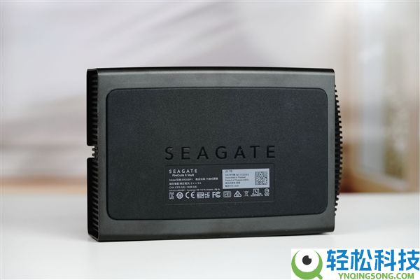 靠谱海量游戏库,希捷FireCuda X Vault 20TB外置硬盘图赏
