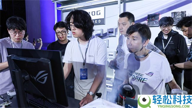 ROG复刻主板及首款ROG内存冷艳ROG DAY 2026
