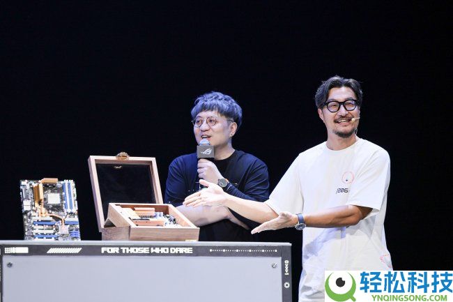 致敬经典 ROG CROSSHAIR 2006复刻版主板闪耀ROG DAY