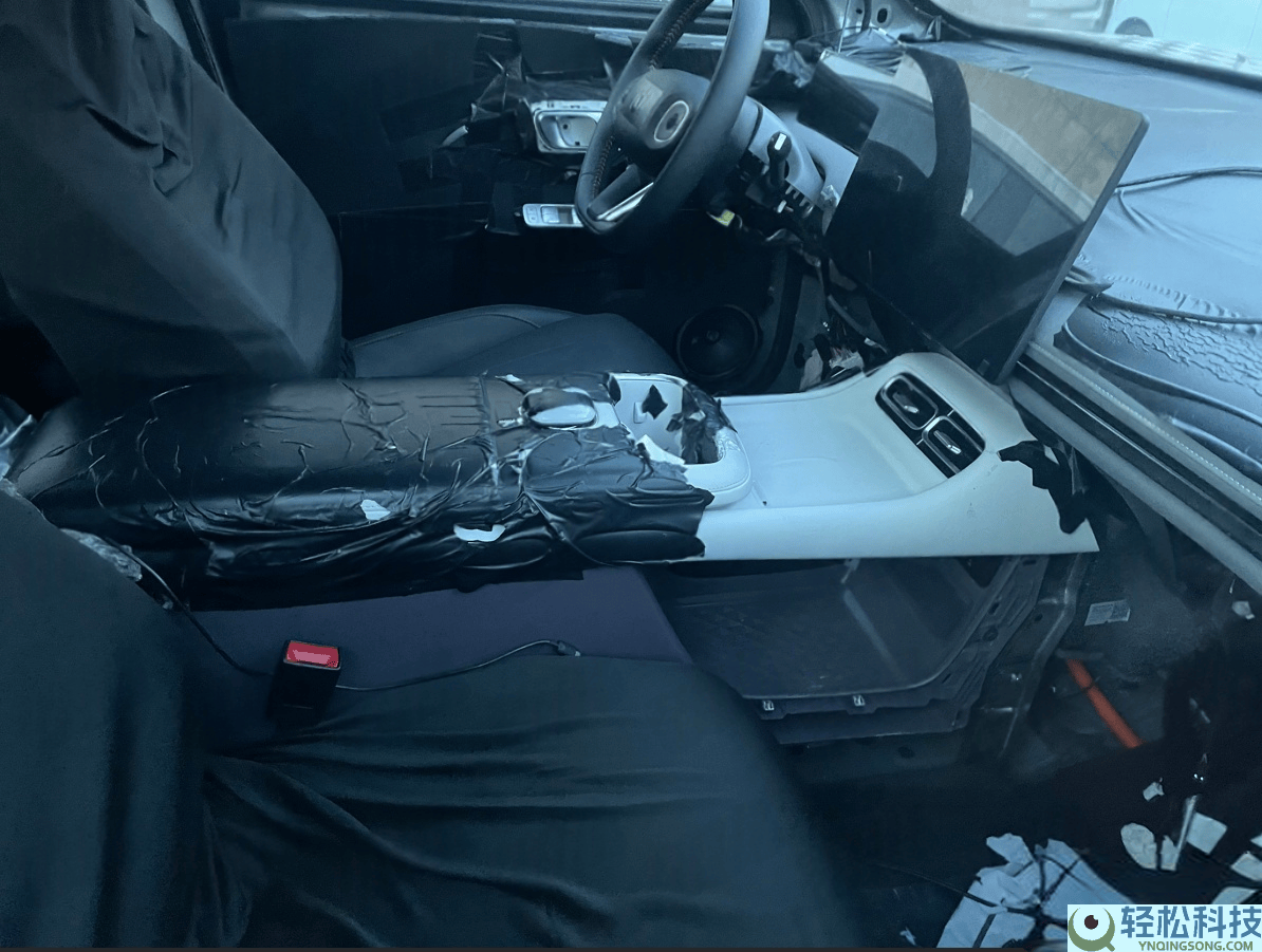 长安启源Q06内饰谍照首曝,设计承继Q05,纯电四驱续航超700km