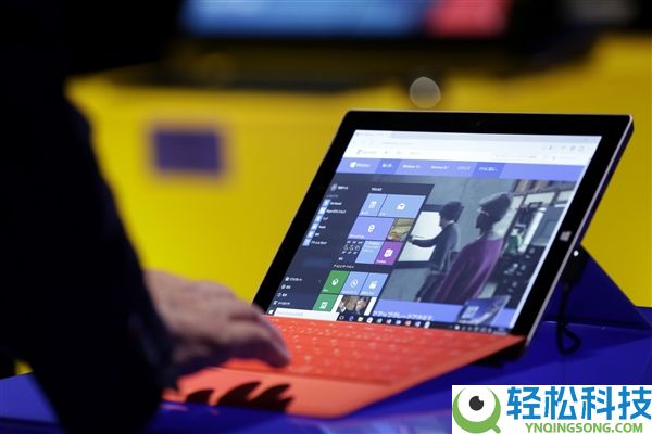 微软完全犯公愤,Excel强迫植入Copilot:没法封闭、遮挡数据、挡住滚动条