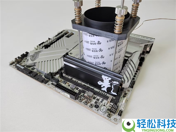 9.2Ghz,ROG APEX主板刷新世界CPU主频