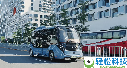 腾讯新总部企鹅岛建成30%:主动驾驶小巴接驳 机械人上岗巡查
