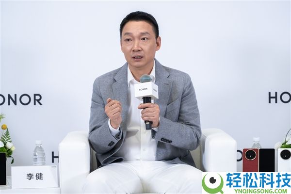 光荣CEO李健专访：Magic V6折叠屏登顶背地,是一场关于“敢分歧“的计谋包围