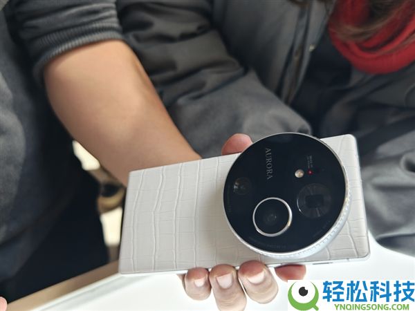 追觅首款旗舰手机表态：外型豪华 黄金版价钱超10万元
