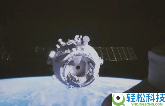 将来太空有机械人同事吗 杨利伟：人机连系是将来开展方向