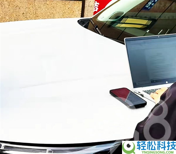 问题车显现名局面：车企人员趴引擎盖上狂敲键盘 秒出退车协定