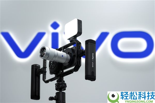 机圈V单来了,vivo X300 Ultra月底见：首发400mm增距镜 望远无敌