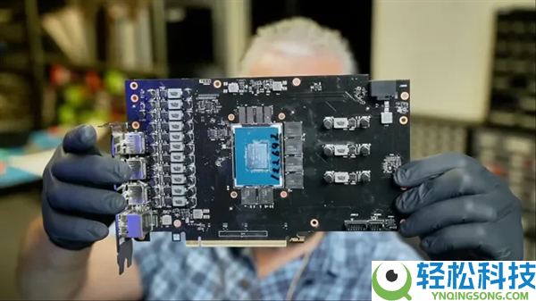 惨烈,用户私改液金致RTX 5070报废：中心销毁、PCB侵蚀