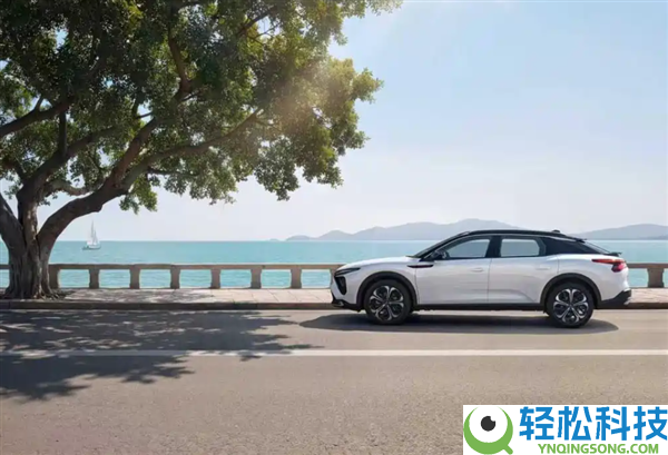 东风雪铁龙新款凡尔赛C5 X将于3月23日上市：标配流光镂空丝印