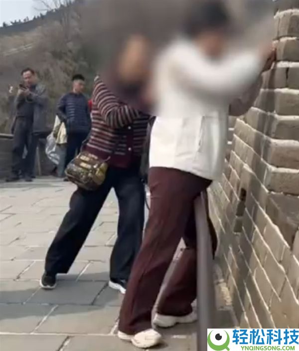男子长城刻字纪念被拘留并罚款 网友看醉：这都什么本质
