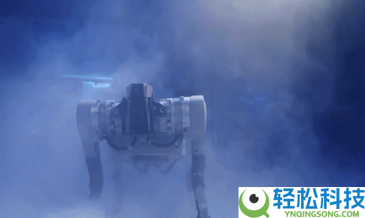 量产机械狼-20℃极寒测试现场暴光：关节自在运转 无惧暴雨泥泞