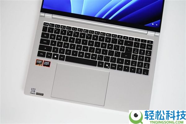 锐龙AI 9 H 465加持,华硕无畏Pro 16 2026款图赏