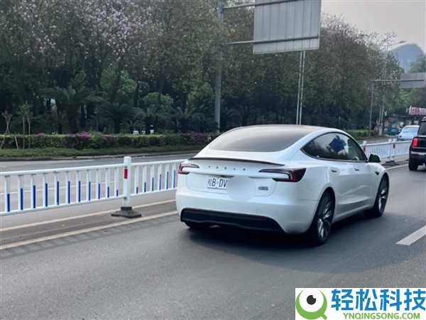 新动力绿色车牌太丑：有车主手动改白色 效果被记9分、罚200元