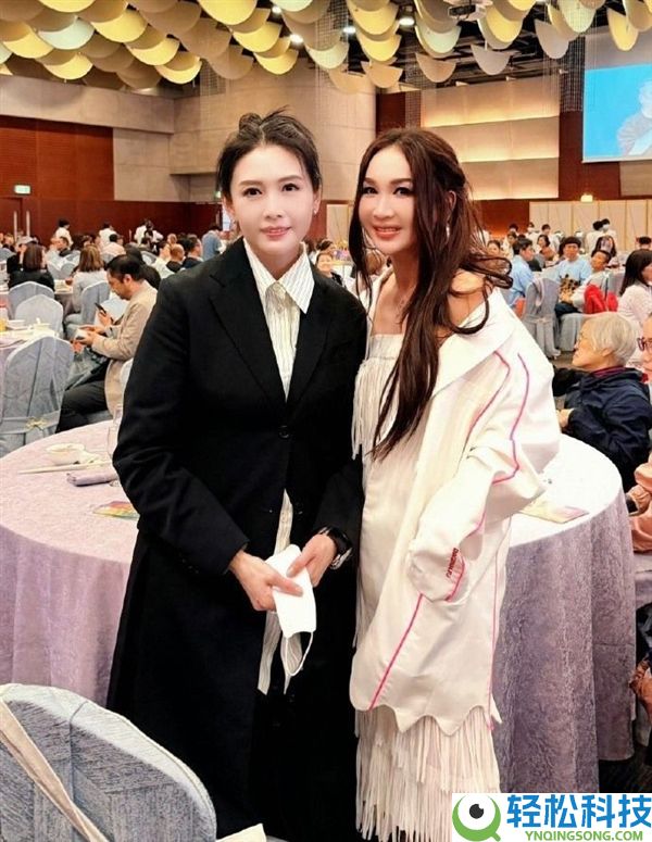 57岁邱淑贞与59岁温碧霞同框 冻龄女神风度照旧