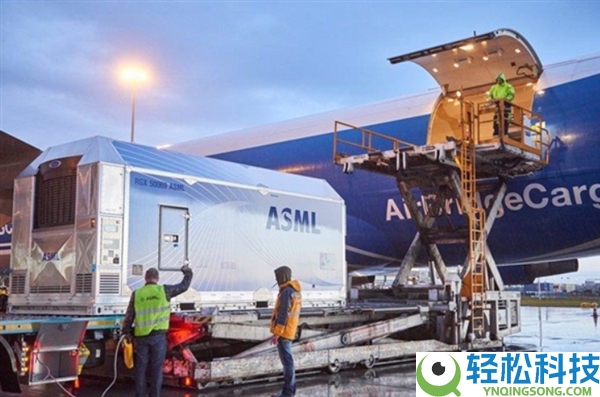 台积电三星松口吻,ASML EUV线路图暴光：Low NA退役至2031年
