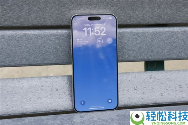 iPhone 18屏幕开倒车,复用4年前的老基材 网友直呼库克太能省了