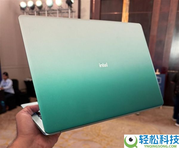 英特尔版MacBook Neo来了,Wildcat Lake条记本首曝：主打入门平价定位