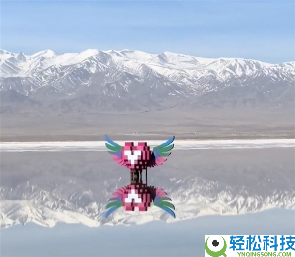 网友吐槽茶卡盐湖一心形积木雕塑辣眼睛 景区回应：此前旅客反应没打卡点