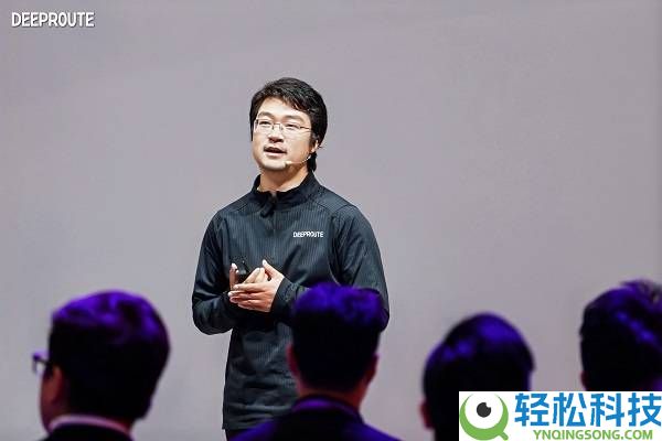 元戎首席科学家阮翀首秀：基座模子破局智驾窘境,驱动组织AI变更