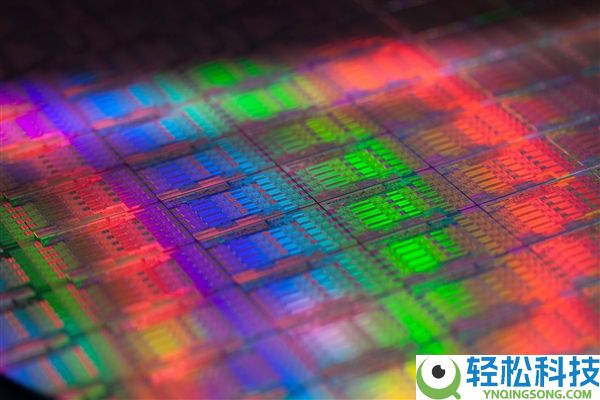 开盘暴涨380%,曦智科技登陆港股：光计算芯片第一股来了,