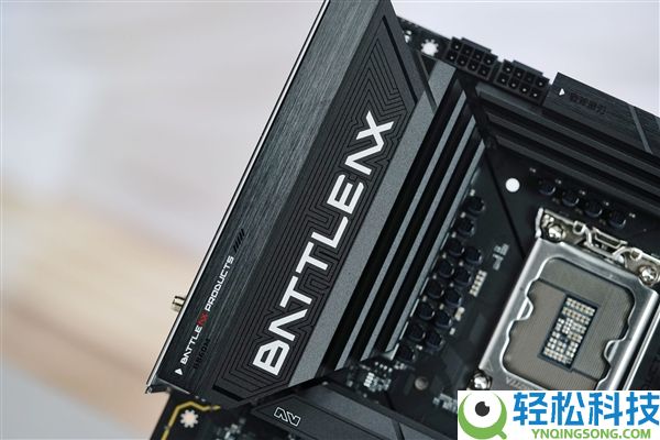 899元解锁显卡快拆,七彩虹战斧B860M超等黑刃主板图赏