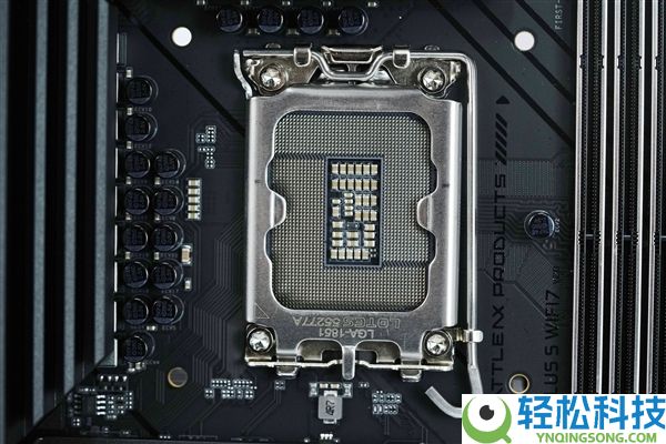 899元解锁显卡快拆,七彩虹战斧B860M超等黑刃主板图赏