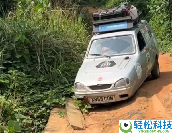 没空调一路修车还差点被空袭送走 两男人开三蹦子成功穿越非洲,