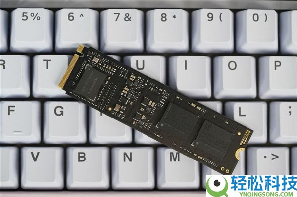 狂飙12000MB/s,长江存储致态TiPlus9100 2TB SSD图赏