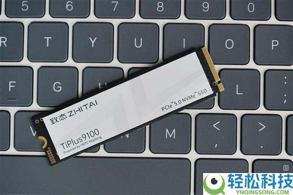 狂飙12000MB/s,长江存储致态TiPlus9100 2TB SSD图赏