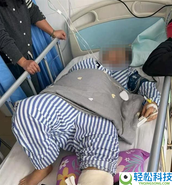 电流刹时击穿全身,男子边充电边玩手机遭电击多处受伤