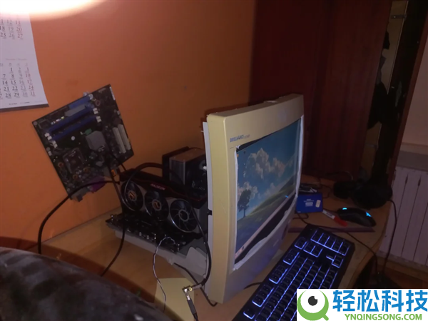 爷爷辈的表面 年青人的心：这台老古玩CRT显示器目前能打2K游戏了