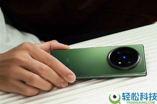 全球首款天玑9500折叠旗舰,vivo X Fold6工程机偷跑：最强天玑折叠屏
