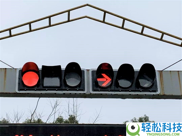 路口右转 究竟要不要等红灯？交警具体释疑科普